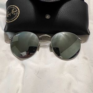 Circle mirrored ray bans